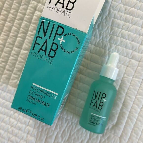 NIP+FAB Hyaluronic Fix Extreme4 Concentrate - 30ml - Picture 2 of 6
